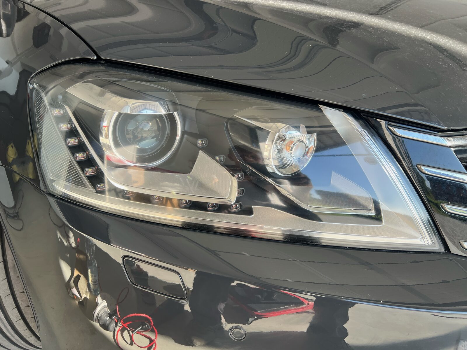 Volkswagen Passat — renowacja reflektora, usunięcie zmatowienia klosza — stan po naprawie